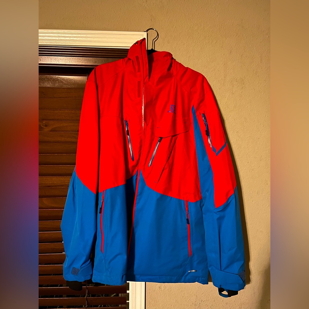 Salomon Ski/Snowboard Jacket
Size Men’s Large